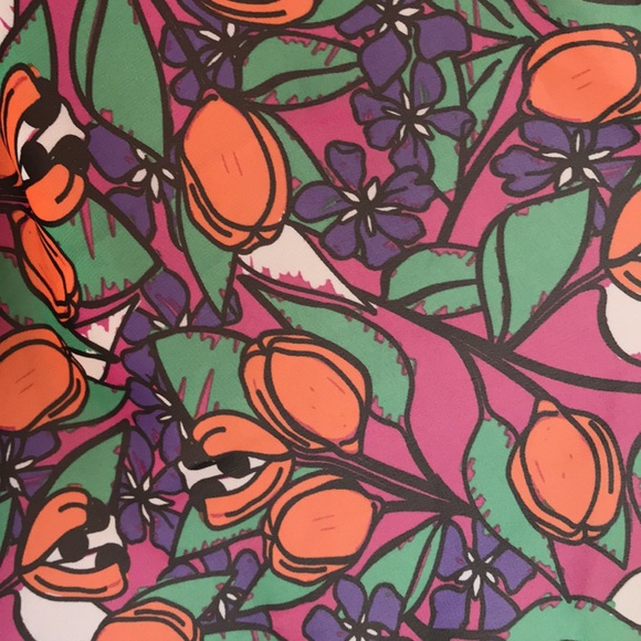 NWT LulaRoe Sheer Scarf. 57x30. - Picture 2 of 4